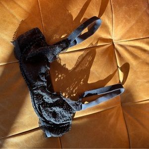 *Victorias Secret Black Mesh Velvet Lace Bralette